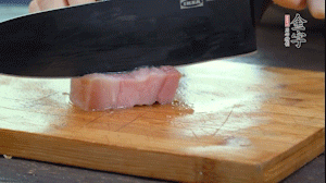 【馅料】1.39152.com
淡咸肉加姜片料酒焯水，春笋焯水后切成小丁。