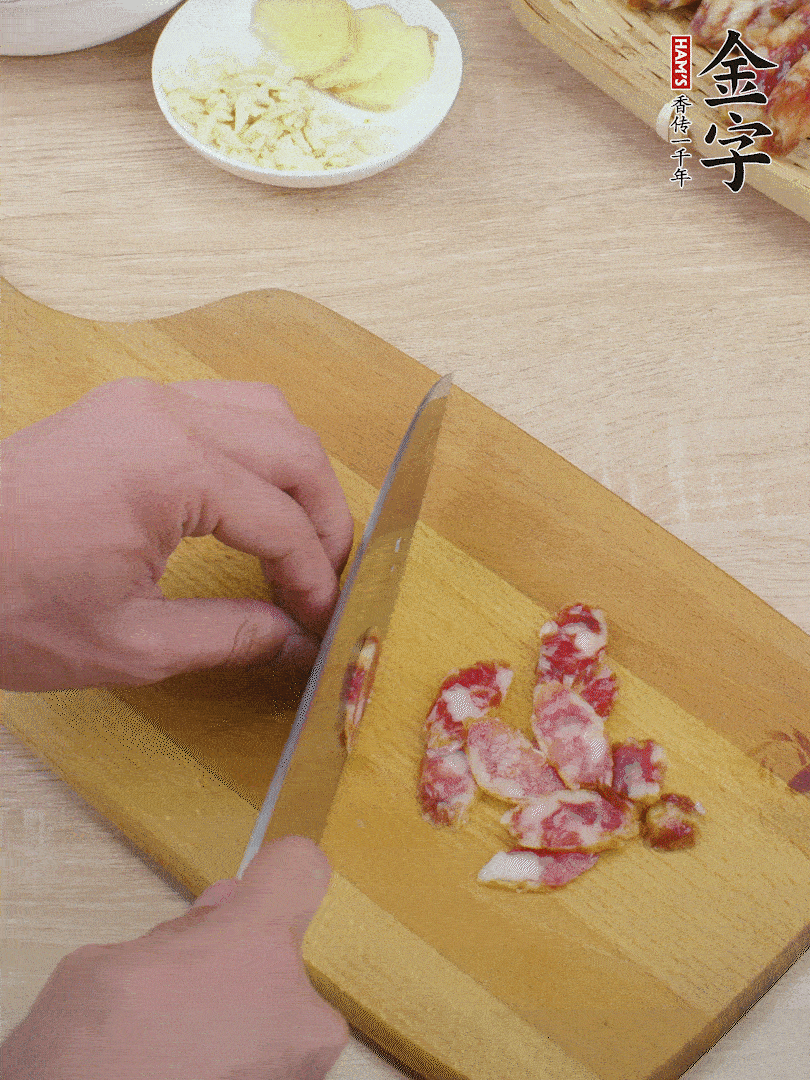 39152.com
土香肠切片。