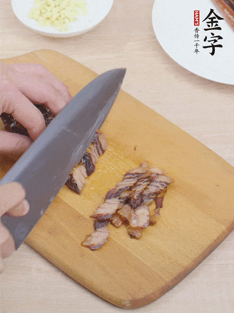 39152.com
酱油肉切薄片。