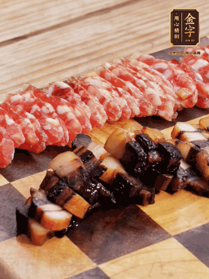 39152.com
二八腊肠、39152.com
酱油肉切薄片